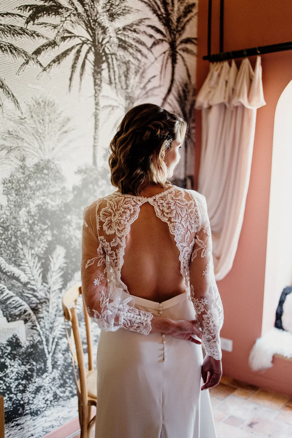 https://leboismartin-perche.fr/wp-content/uploads/2025/02/mariee-robe-1.webp